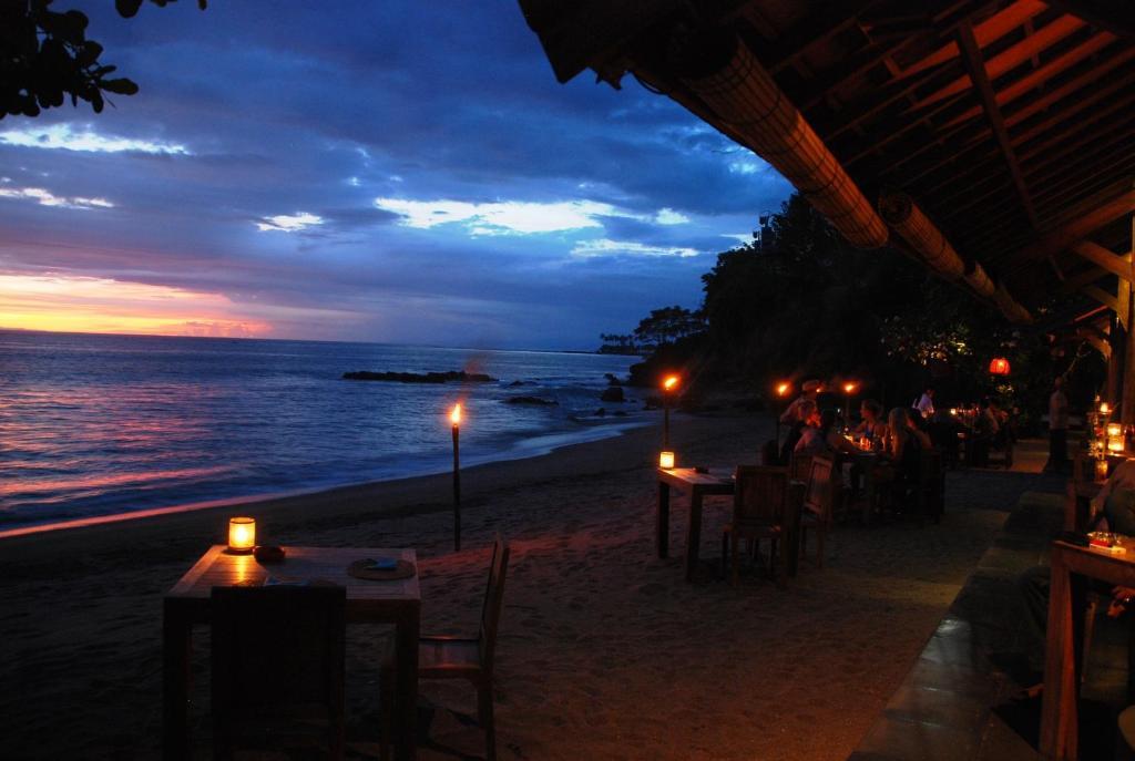 Cafe Alberto B And B Senggigi Exteriör bild